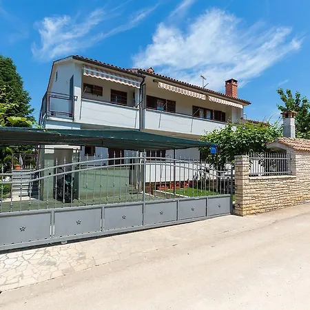Apartments Davorka Porec Esterno foto