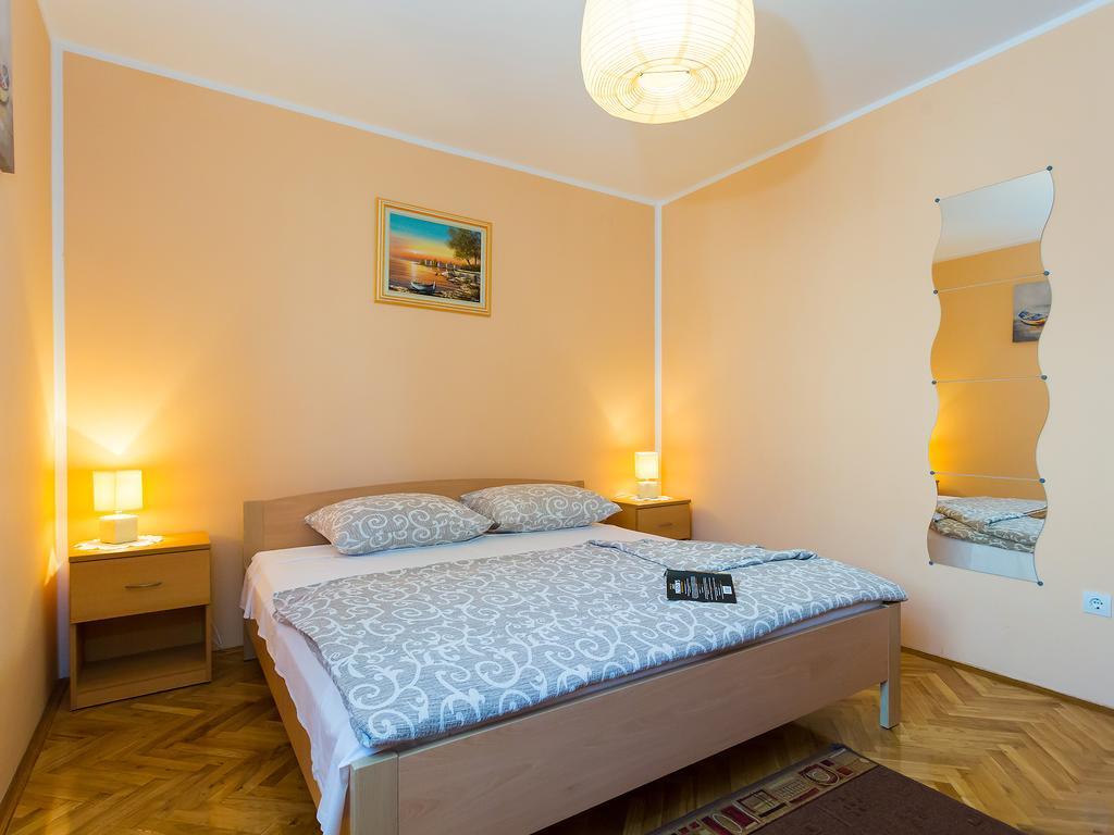 Davorka Apartment *