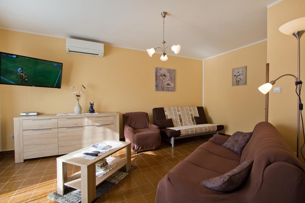 Apartment Davorka *